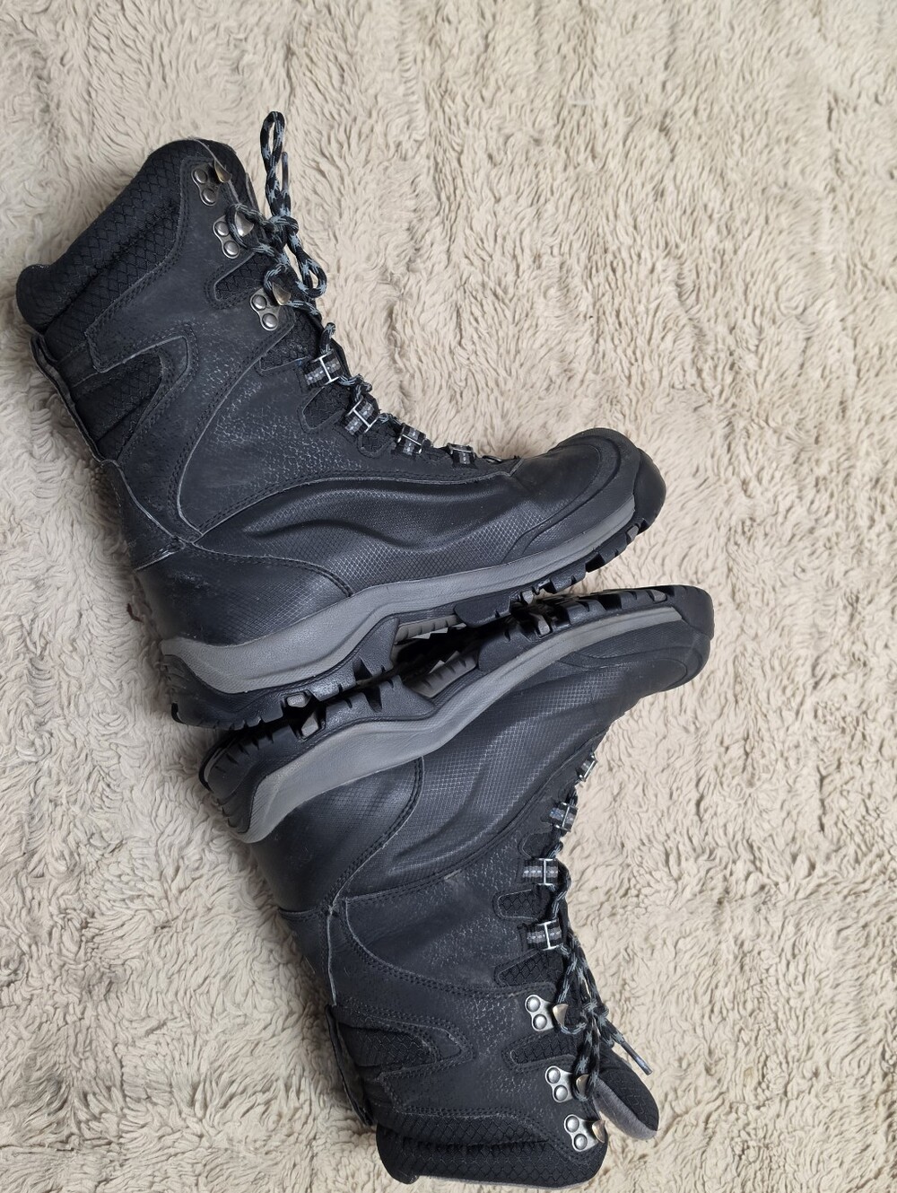 Columbia Women's Black and Gray Insulated Bugaboot Boots 8 - Picture 6 of 6